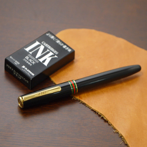 OLD Gucci 万年筆(黒/シェリーライン)