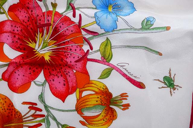 OLD Gucci シルクNewスカーフ（菱形）