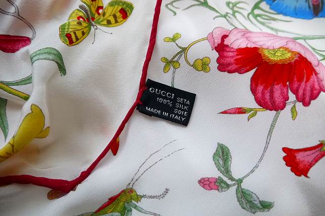 OLD Gucci シルクNewスカーフ（菱形）