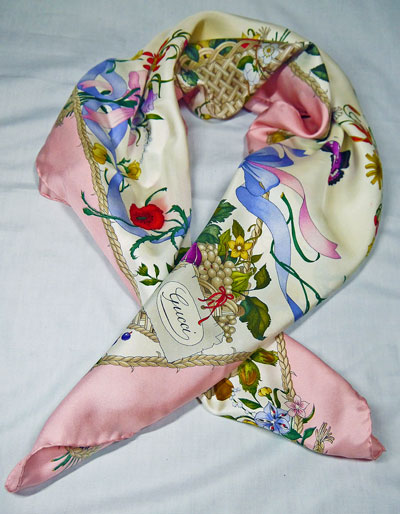 OLD Gucci フローラ　スカーフ（ピンク-シルク）