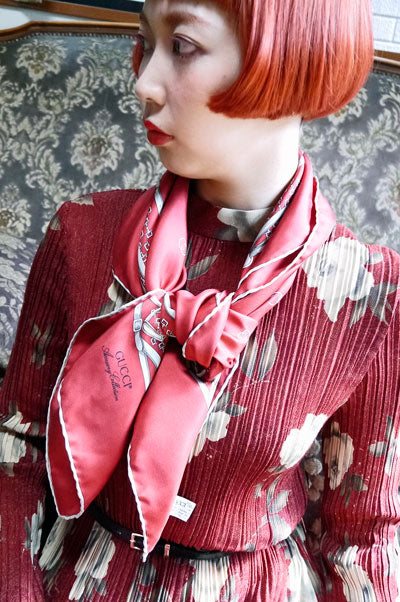 OLD Gucci シルクスカーフ（赤）