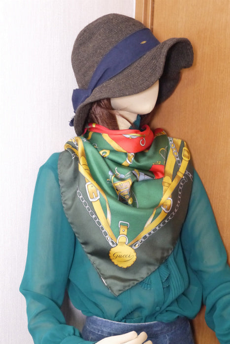 OLD Gucci シルクスカーフ（緑）