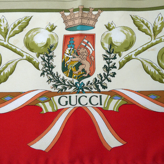 OLD Gucci  80sシルクスカーフ（赤・ベージュ/王族柄）