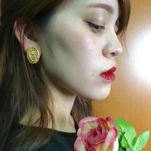 OLD CHANEL 楕円形ココマーク イヤリング