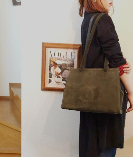 OLD CHANEL ココマーク スエード大型ショルダー(ダークカーキ)