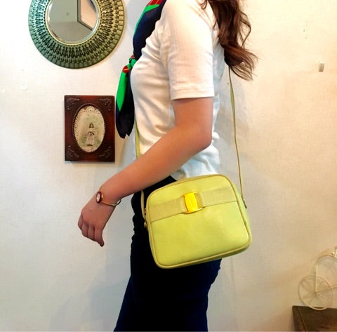 Salvatore Ferragamo リボンショルダー（黄緑）