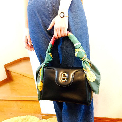 OLD Gucci シルクスカーフ（赤）