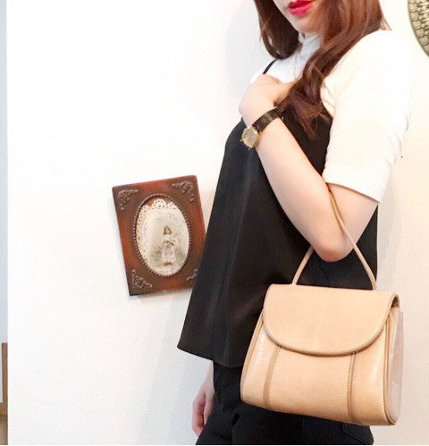 YVES SAINT LAURENT リザードポシェット(ベージュ)