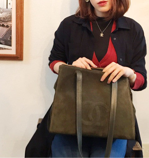 OLD CHANEL ココマーク スエード大型ショルダー(ダークカーキ)