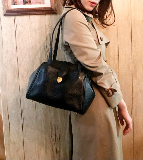 Lanvin 型押しレザー半円トートバッグ（黒）