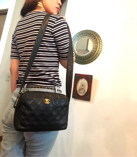 OLD CHANELラムマトラッセ　ショルダー（黒）