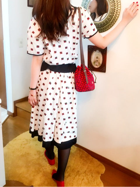 Roberta　２ピース（白・旗柄）