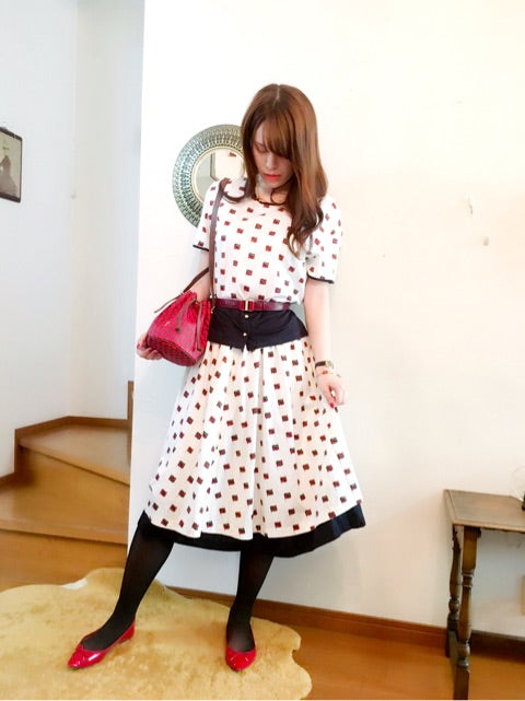 Roberta　２ピース（白・旗柄）