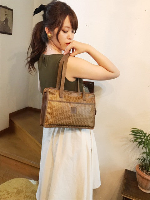 Fendi ズッカ柄 トートバッグ（カーキベージュ）