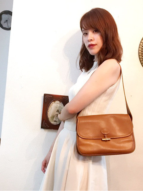 LONG CHAMP 総革ショルダー（キャメル）