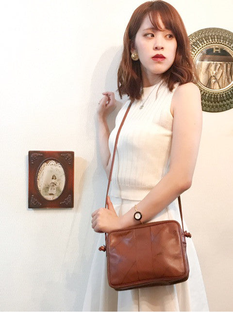 Longchamp　総革斜め掛けショルダー(茶)