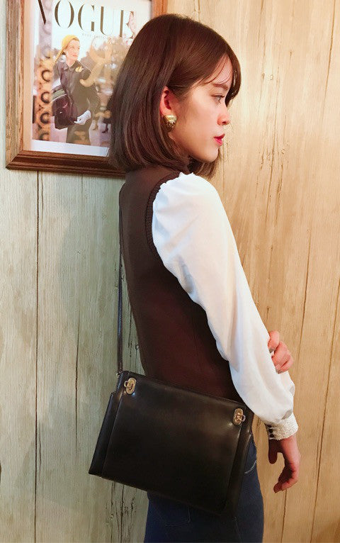 Salvatore Ferragamo 本革ガンチーニ留具2WAYバッグ(黒)