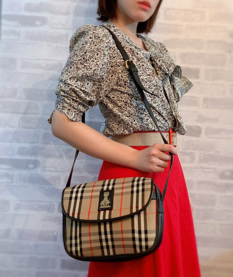 Classical Burberrys　レア！ノバチェック柄ショルダーバッグ（ベージュ）
