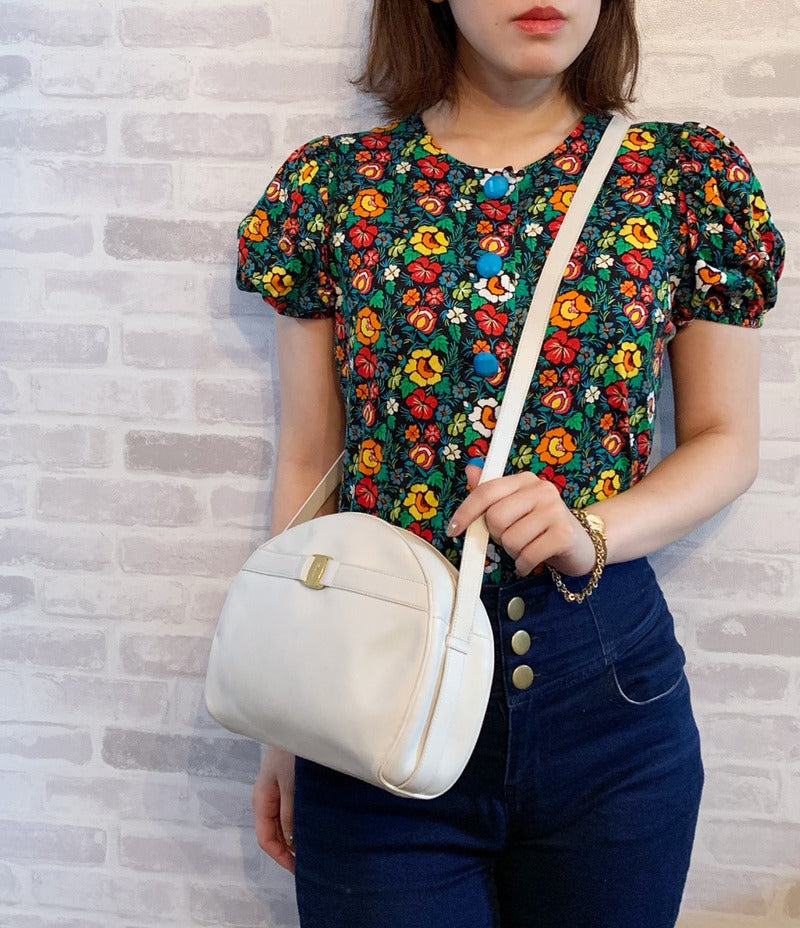 Salvatore Ferragamo   Varaリボン半円レザーショルダー（白）