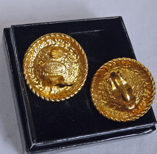 OLD CHANEL 　イヤリング（ゴールド　大パール）