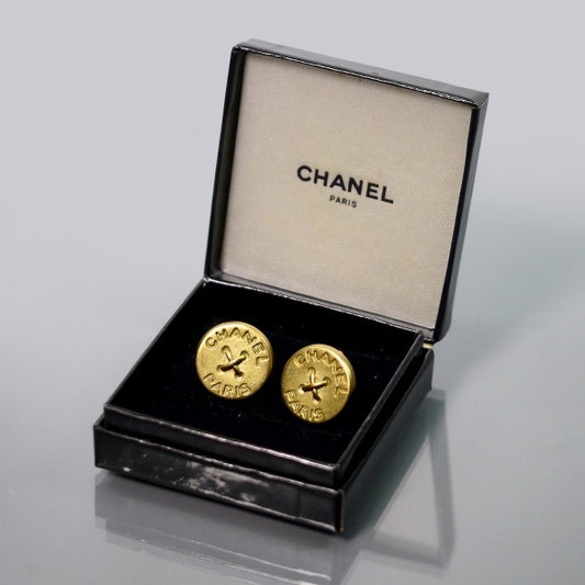 OLD CHANEL ボタンデザイン ゴールドイヤリング(箱付き)
