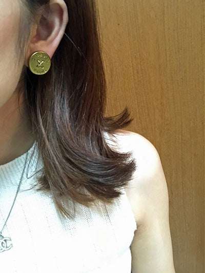 OLD CHANEL ボタンデザイン ゴールドイヤリング(箱付き)