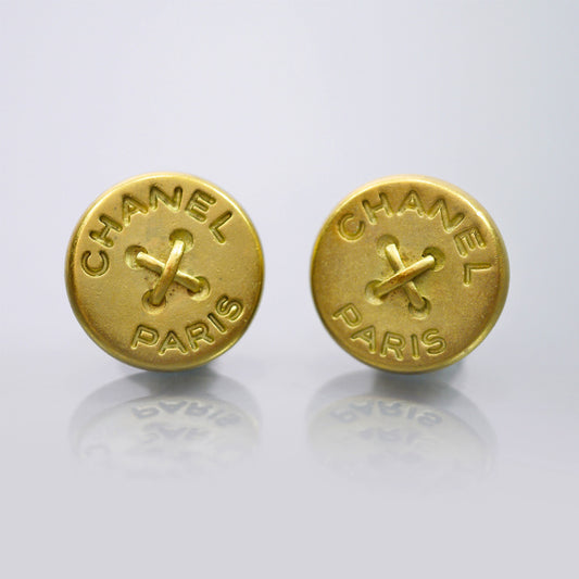 OLD CHANEL ボタンデザイン ゴールドイヤリング(箱付き)