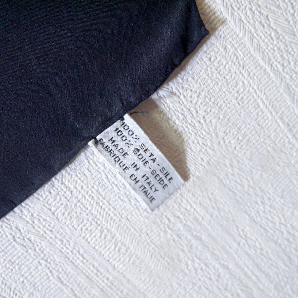 CHANEL　マトラッセバッグ柄 大判スカーフ（赤×紺）