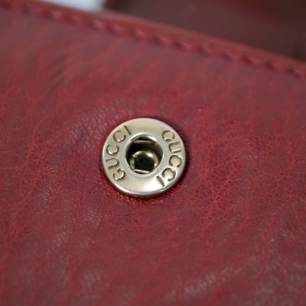 Gucci 総革インターロッキングG２つ折れ財布（赤/箱付き） | Vintage 