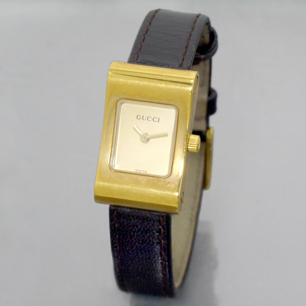 OLD Gucci スクエア型ゴールド腕時計（濃茶） | Vintage Shop