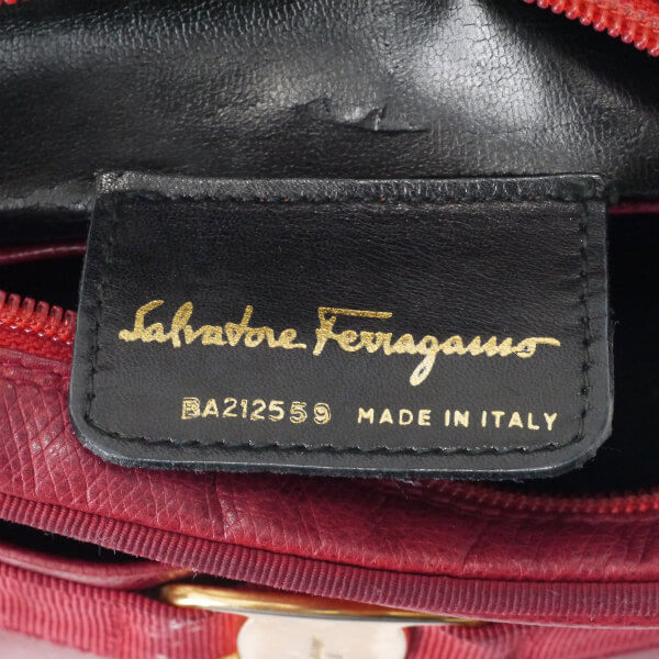 Salvatore Ferragamo Varaリボン ポシェットバッグ（赤） | Vintage