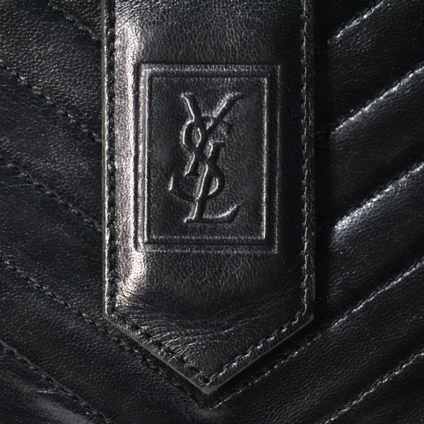 YVES SAINT LAURENT 総革Vステッチロゴクラッチバッグ（黒） | Vintage 